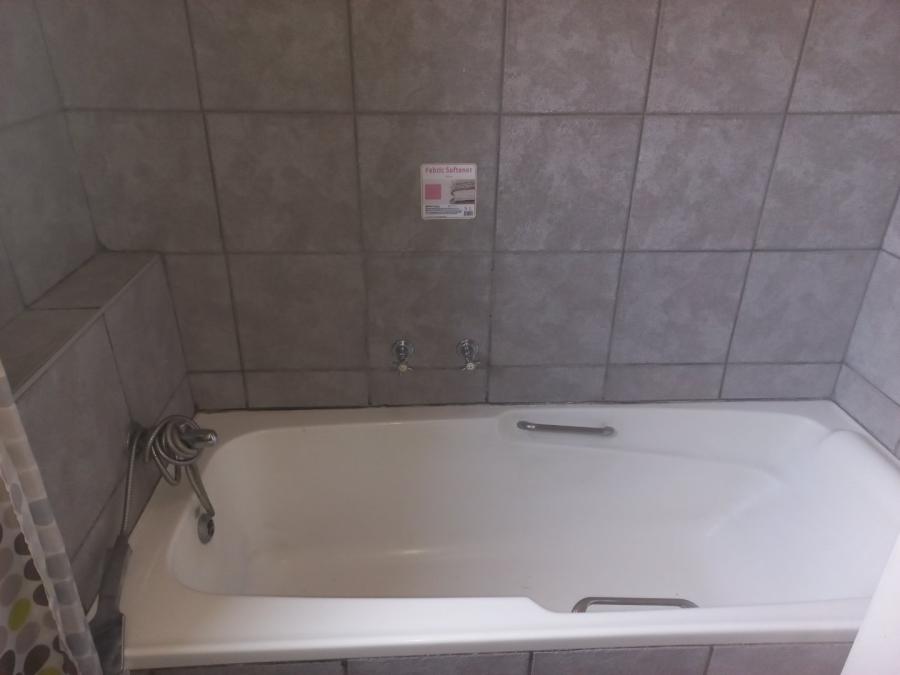 To Let 1 Bedroom Property for Rent in Brandwag Free State